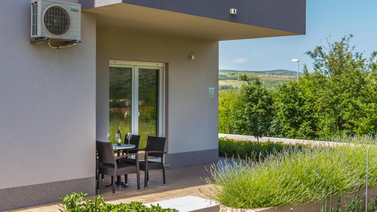Apartman Nature Dugopolje Exterior foto